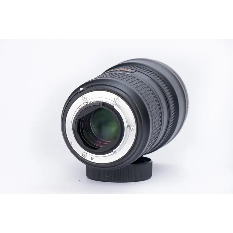 Używany obiektyw Nikon Nikkor 24-70 f2,8 2165145