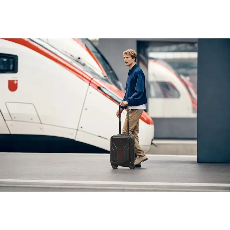 Wenger Amplix Hardside Carry-On czarny